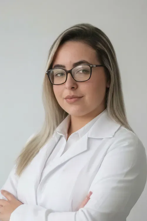 Dra. Steffany Menezes